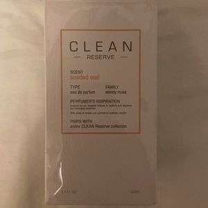 clean reserve perfume in scent sueded oud
 FULL SIZE